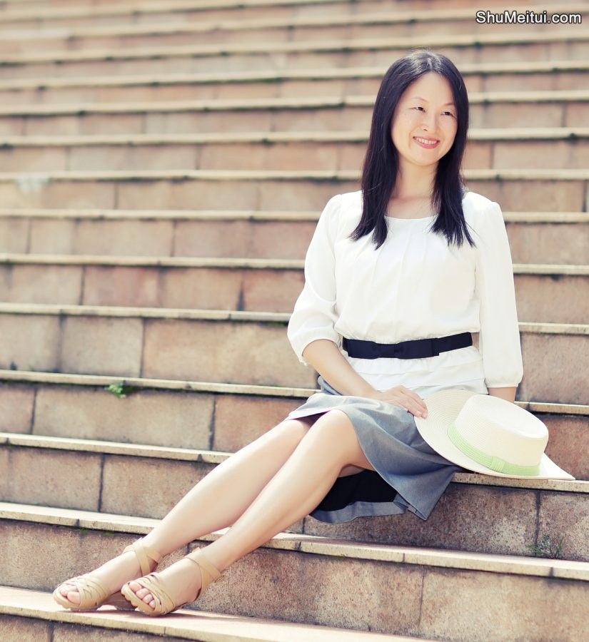 三十年后重返校园,气质优雅的Elin姐写真照片[第12张/共21张]