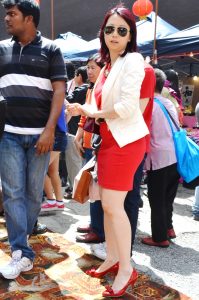 熟妇大姐去印度游玩去了，真敢打扮可一定要小心呀