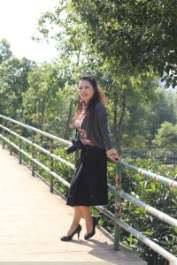 喜欢拍照的美熟到动物园采风