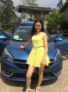 独自带着性感貌美的小姨子回丈人家，一路上我的心跟小鹿似的