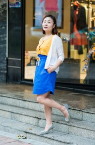 服装店的老板娘果然很有味道嘛