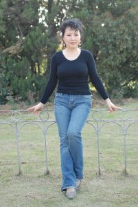 丰满的气质成熟大姐紧身衣波涛汹涌