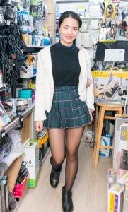 店里来的年轻小熟妇店员，生意是一天比一天好呀