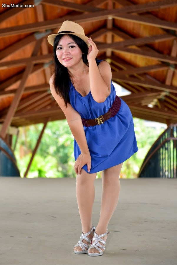 丰满的欣嫂拥有一双肥硕的肉丝腿[第30张/共36张]