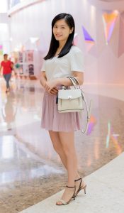 我漂亮媳妇和离异的大姨子,兄弟们明白哦