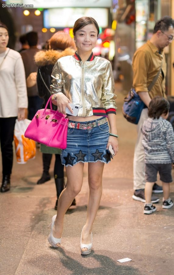 陪个美腿姐姐逛夜市去，这种机会一定得抓住呀[第3张/共5张]