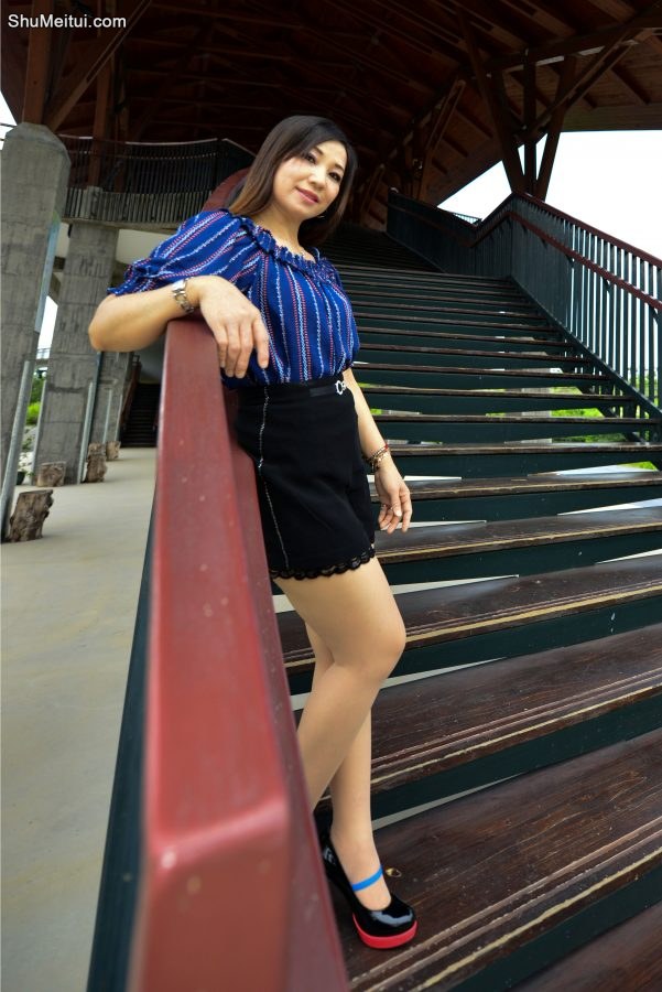 成熟的长腿芝姐阳光下高清晰肉丝[第32张/共56张]