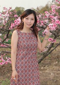 桃之夭夭美妇知风人比花美