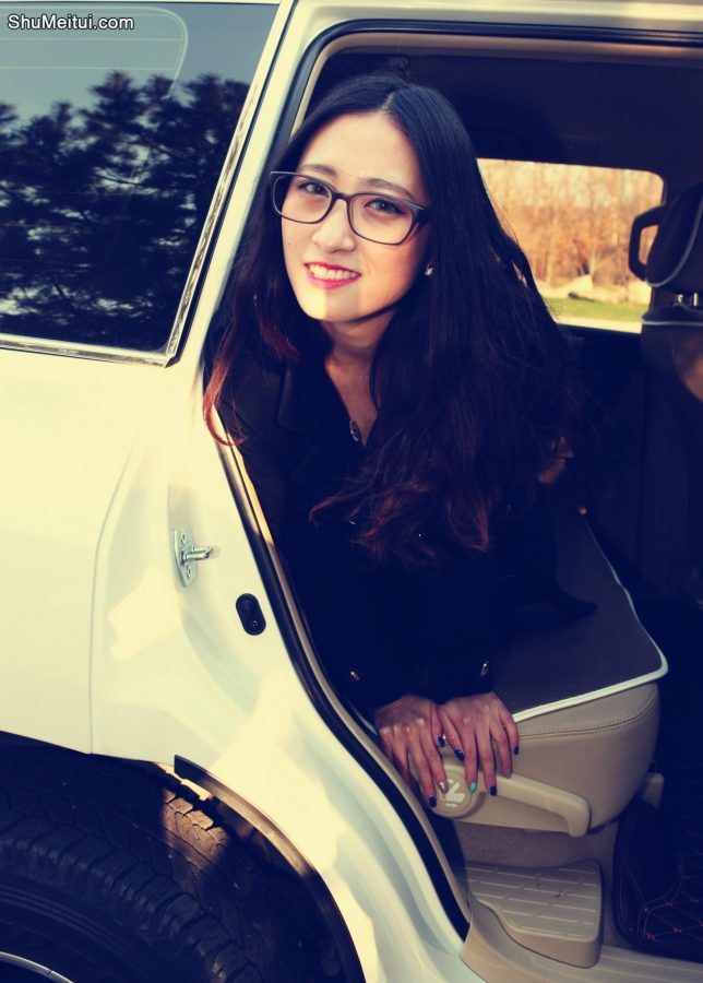 戴眼镜穿短靴的熟女，真是个迷人的妖精了[第22张/共37张]