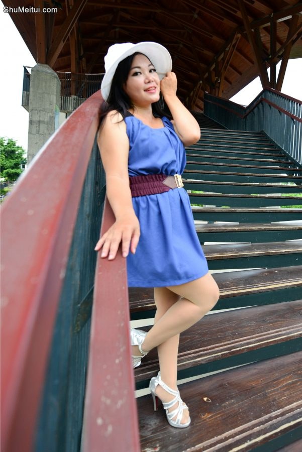 丰满的欣嫂拥有一双肥硕的肉丝腿[第22张/共36张]