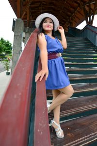 丰满的欣嫂拥有一双肥硕的肉丝腿