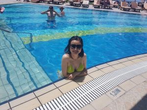 美雅的度假时光,比基尼泳装白白的肉体