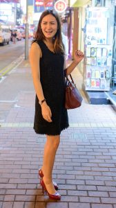 他乡遇故知的俩美女，看起来是相当兴奋呀