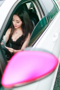 周末开车去周边浪一圈，顺便秀一秀哀家的新衣服