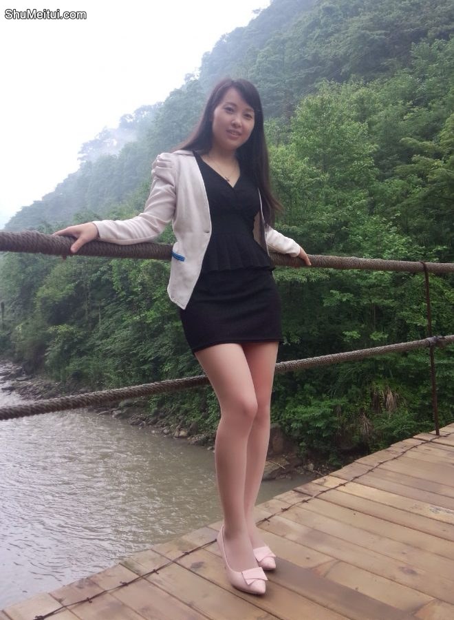 保养不赖的熟妇魏大姐携小公主出境，点个赞[第6张/共14张]