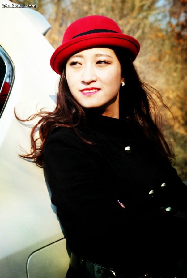 戴眼镜穿短靴的熟女，真是个迷人的妖精了[第30张/共37张]