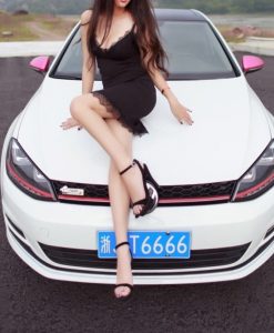 周末开车去周边浪一圈，顺便秀一秀哀家的新衣服