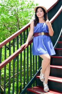 丰满的欣嫂拥有一双肥硕的肉丝腿