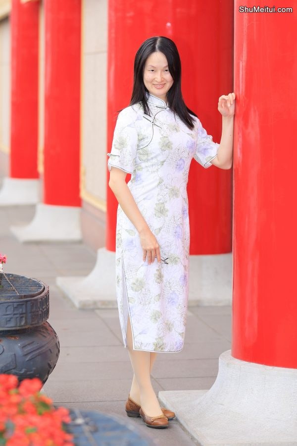 丰满的身体穿上了优雅的旗袍,Elin姐人像摄影[第2张/共11张]