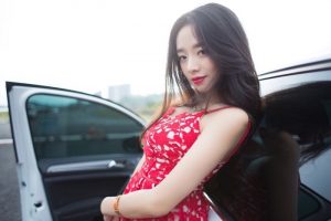 周末开车去周边浪一圈，顺便秀一秀哀家的新衣服