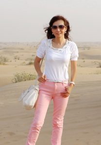 风姿卓越的贵妇在阿联酋之旅