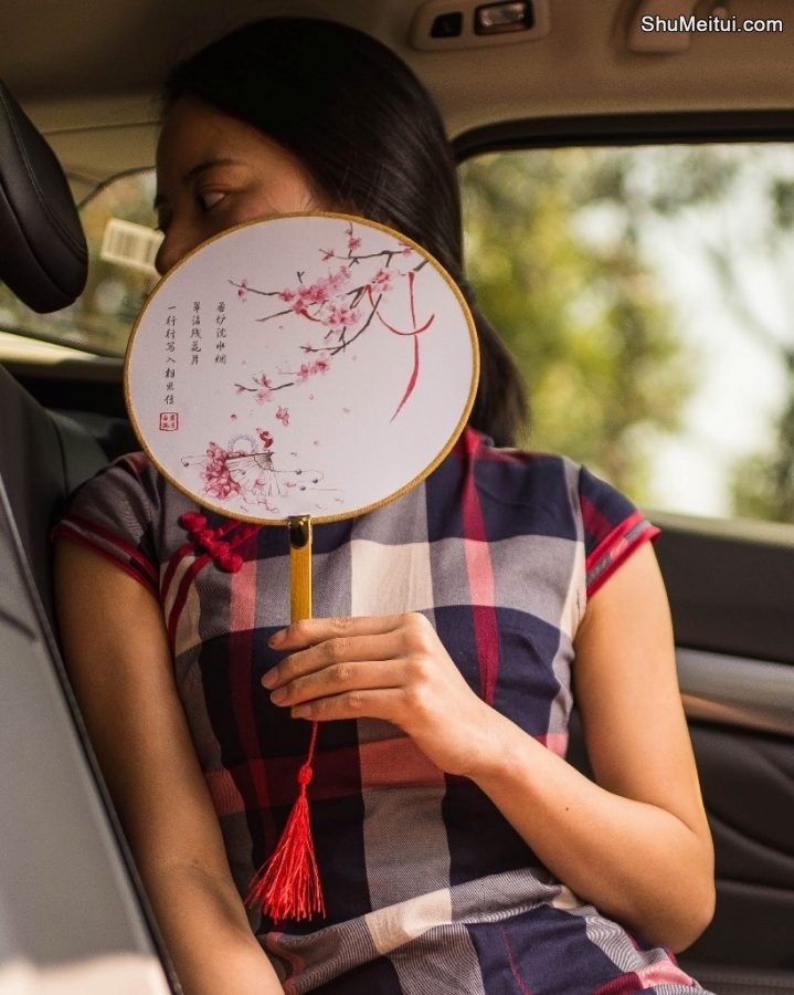 龙猫小姐姐这小旗袍穿的真好看,兄弟们给评个分[第23张/共23张]