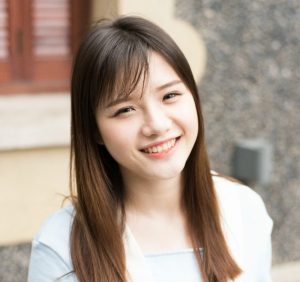 清纯甜美大美女也来媳妇车模了，真是靓呀