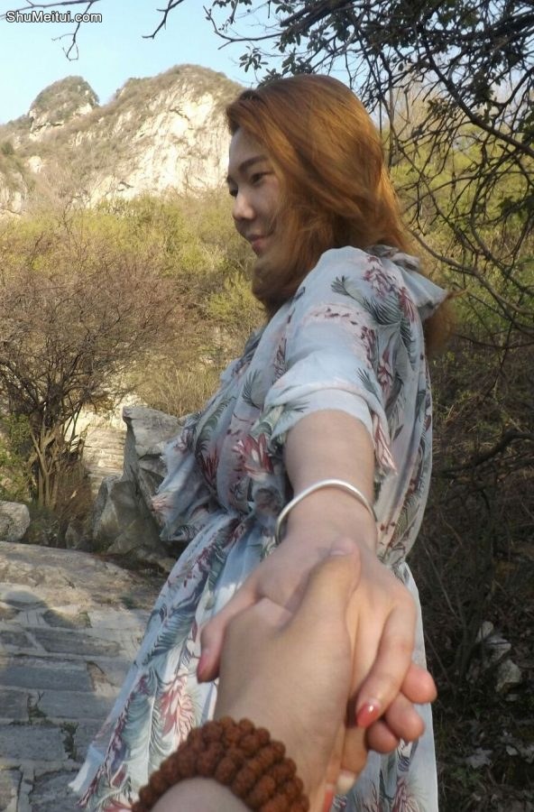 西北的豪迈熟妇小伟子，妖艳的很[第1张/共12张]