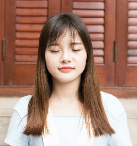 清纯甜美大美女也来媳妇车模了，真是靓呀