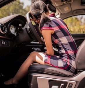 龙猫小姐姐这小旗袍穿的真好看,兄弟们给评个分