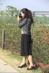 喜欢拍照的美熟到动物园采风