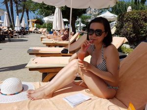 美雅姐泳装好身材