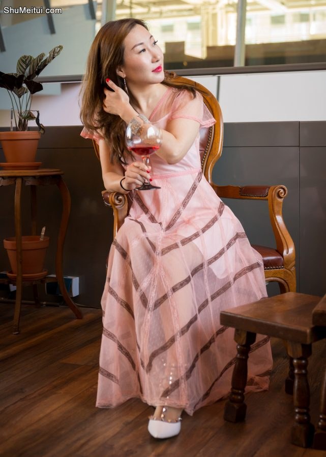 微醉的美女优优简直太漂亮了，浓郁的荷尔蒙让人抓狂[第8张/共9张]