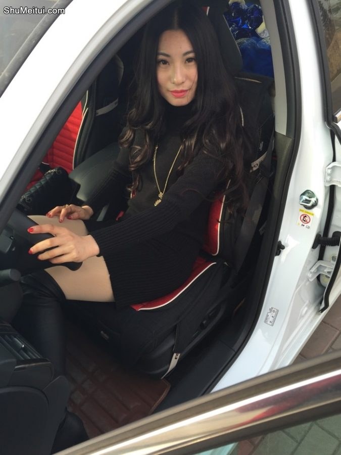 小姐姐好诱人，车内秀皮靴美腿[第9张/共9张]