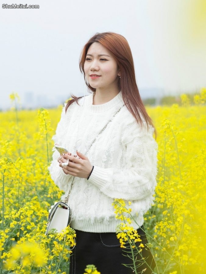 清纯甜美的小雨姐姐无论制服还是居家服都是S级别的[第37张/共39张]