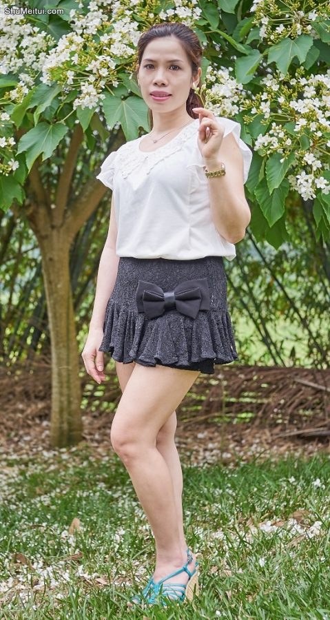 熟女王翠嫂超短裙小树林里诱惑摆拍此处省去一万字[第6张/共19张]