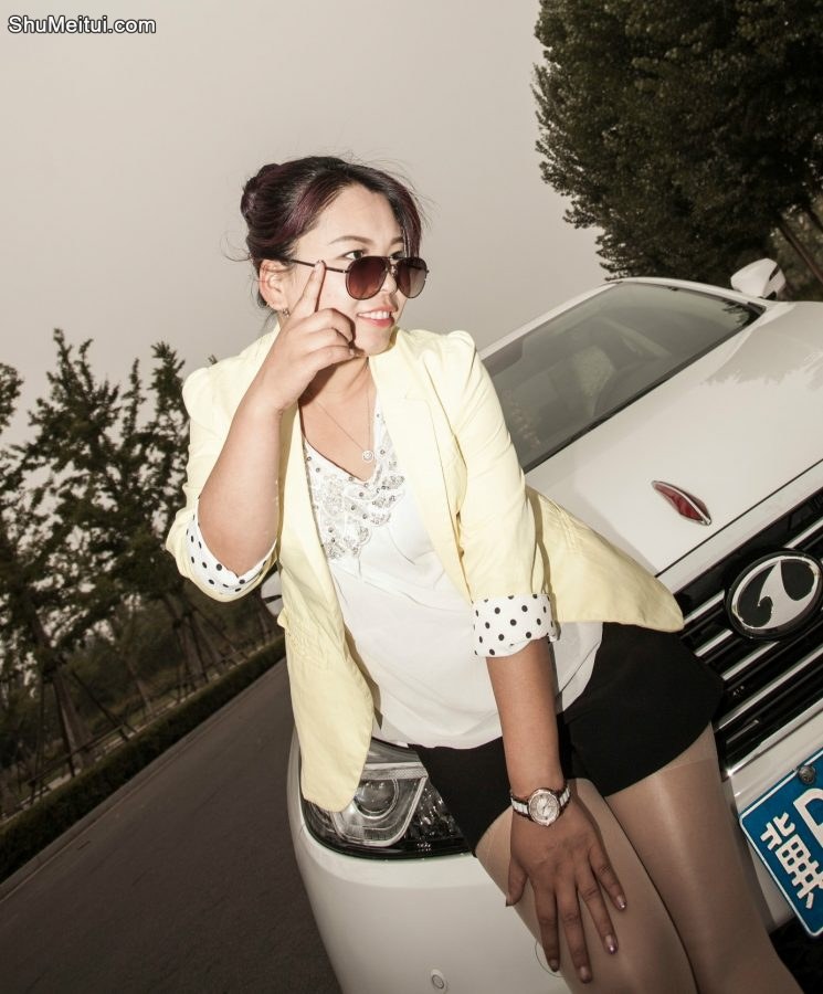 超性感美妇虫嫂驾到，让你们见识一下什么叫成熟美[第3张/共11张]