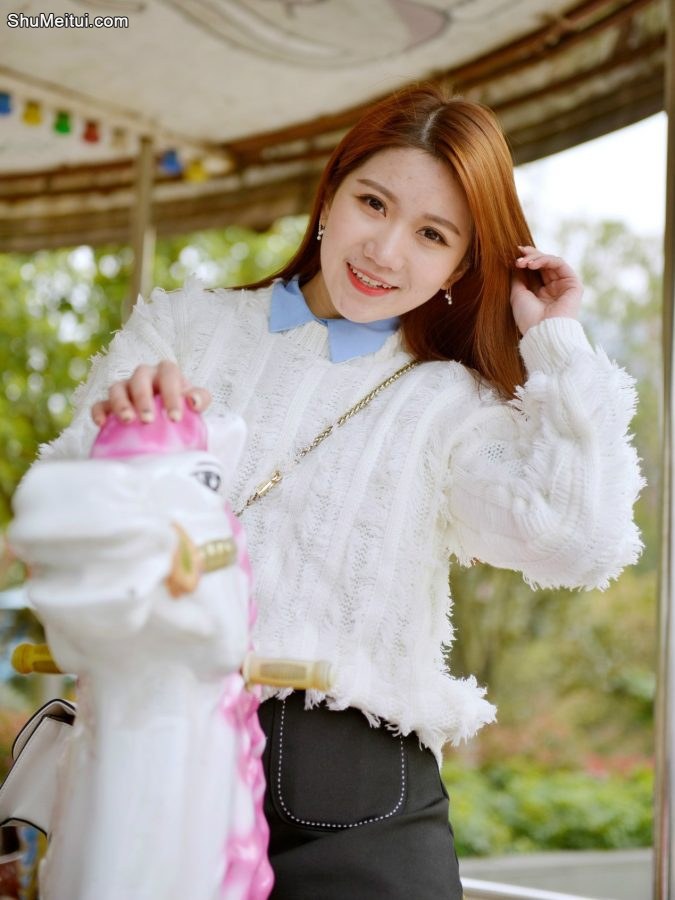 清纯甜美的小雨姐姐无论制服还是居家服都是S级别的[第32张/共39张]