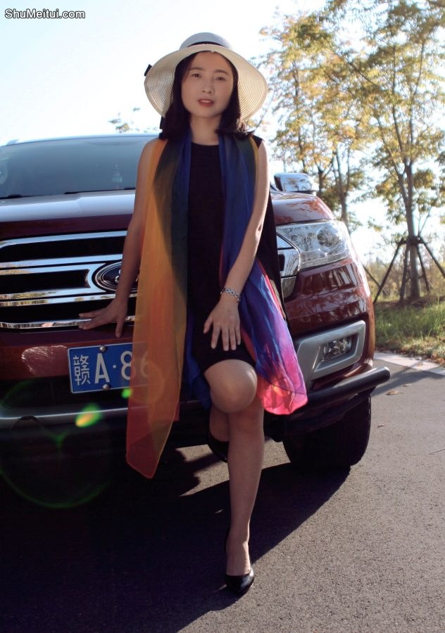 爱拍晚霞的落日嫂丰满熟妇当车模[第13张/共14张]