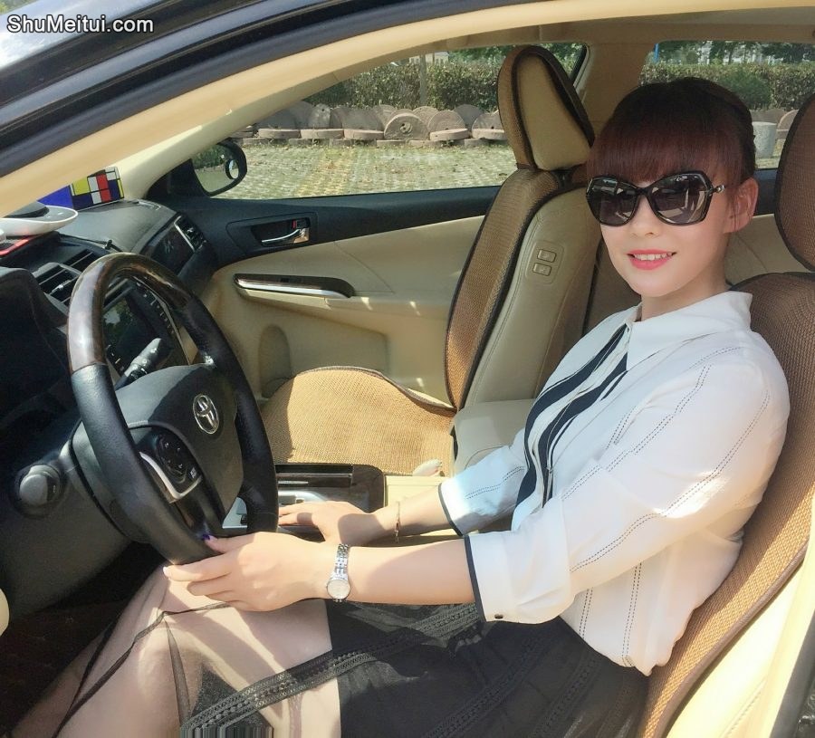 清纯靓丽无敌长腿美妇我们的最爱[第16张/共28张]