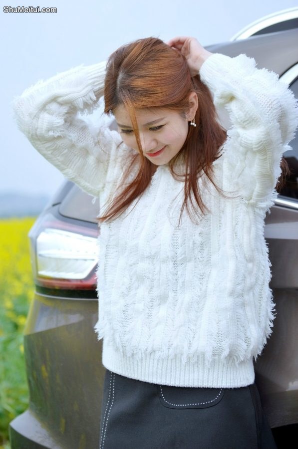 清纯甜美的小雨姐姐无论制服还是居家服都是S级别的[第13张/共39张]