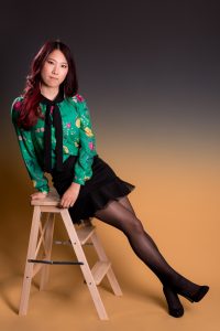 年轻性感熟妇辛迪拍了套写真，离异老板没要钱还跟他表白了