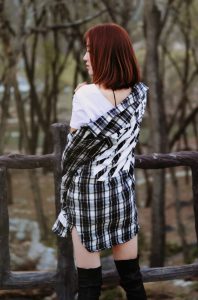 喜欢去山里游玩的有情调美妇香香这腿这身材太美了