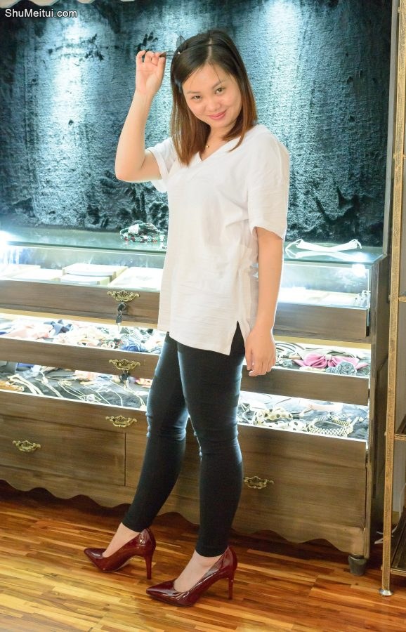 真实世界的熟女美妇，打底裤恨天高还带着一股羞涩挺好[第7张/共8张]