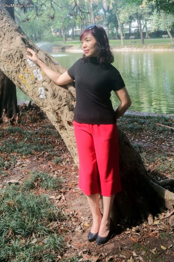 两位不同身材的熟女大姐外出拍照选一个吧[第26张/共33张]