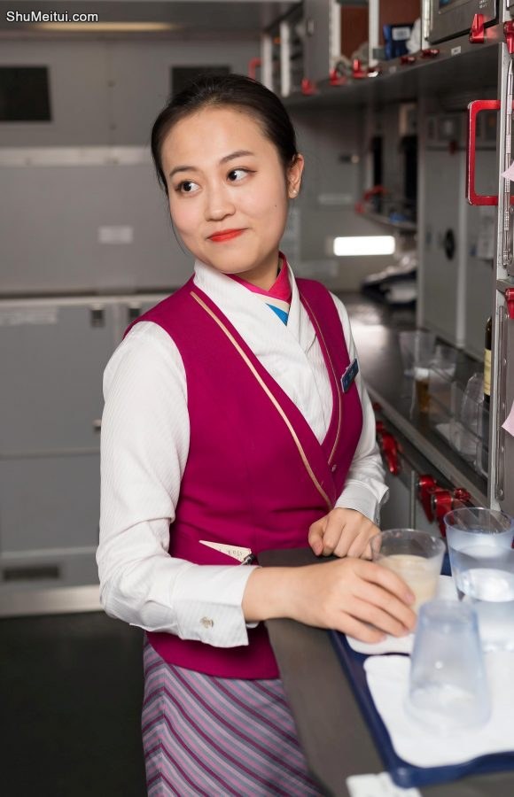 漂亮且俏皮的两空姐制服诱惑而且身材好[第5张/共12张]