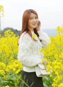 清纯甜美的小雨姐姐无论制服还是居家服都是S级别的