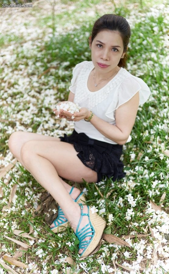 熟女王翠嫂超短裙小树林里诱惑摆拍此处省去一万字[第4张/共19张]