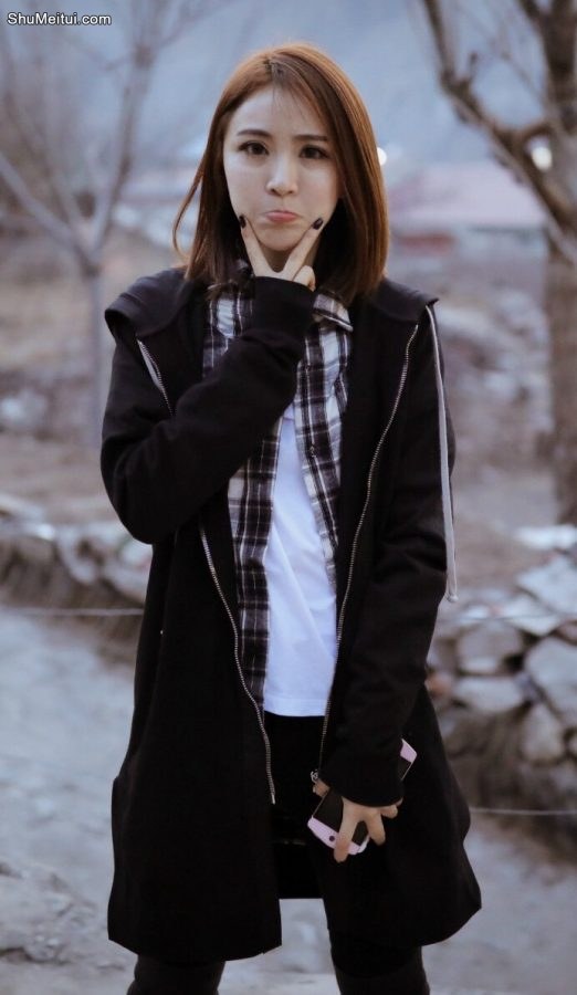 喜欢去山里游玩的有情调美妇香香这腿这身材太美了[第9张/共20张]