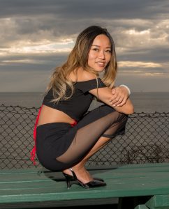 身材娇小发育却不赖的摩卡，酥胸长腿美臀一样都不缺